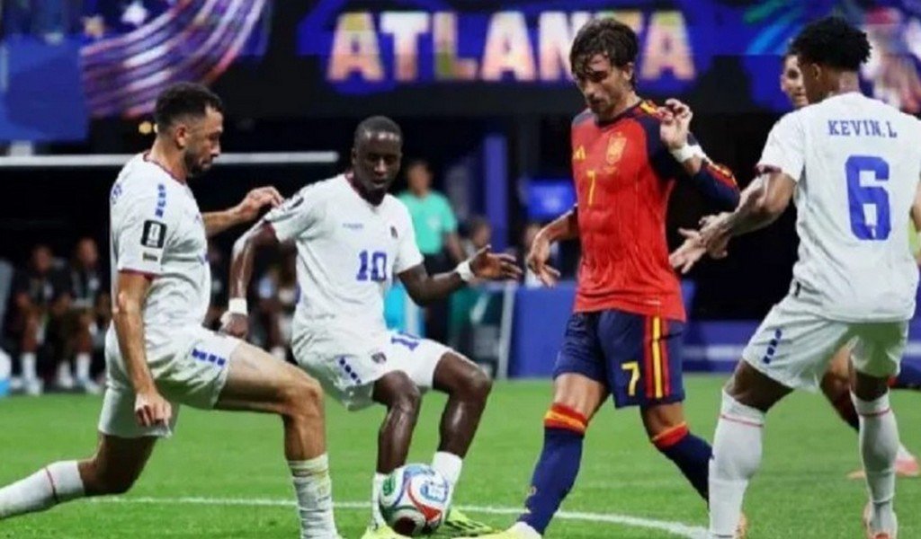 España empató 0-0 ante Cabo Verde en el debut