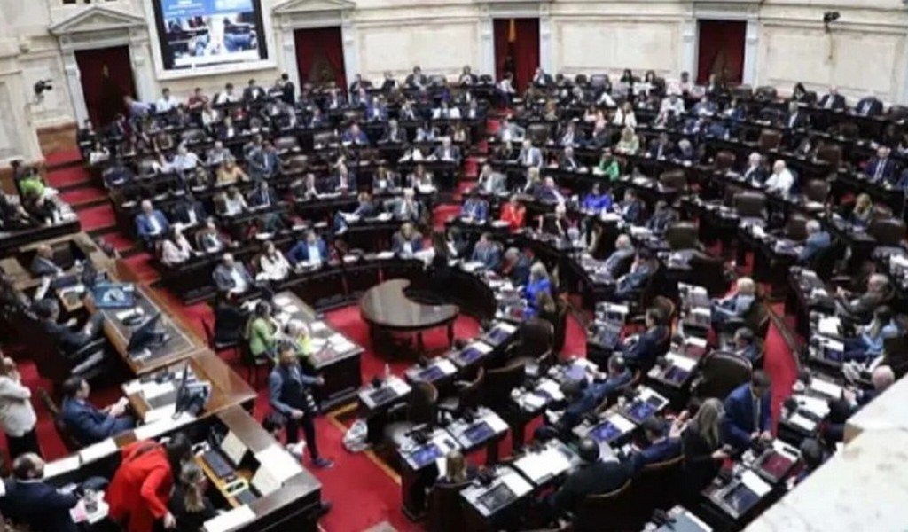 Proponen arancelar educación y salud