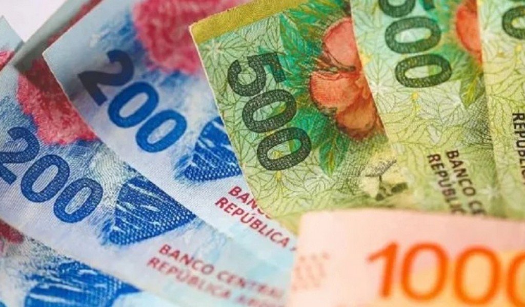Salarios registrados volvieron a caer