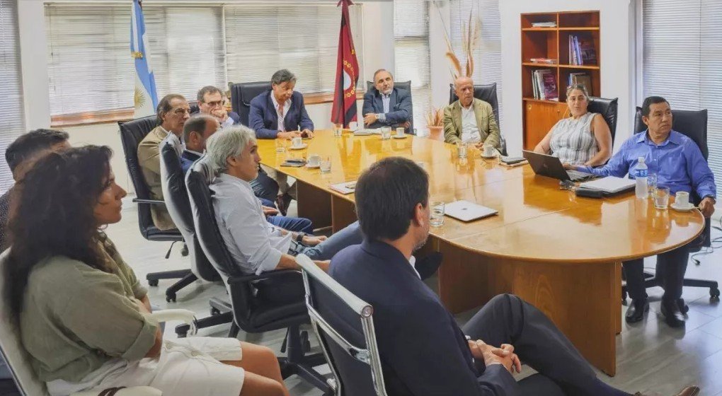 La Provincia articula con el sector privado su estrategia logística para potenciar el desarrollo productivo