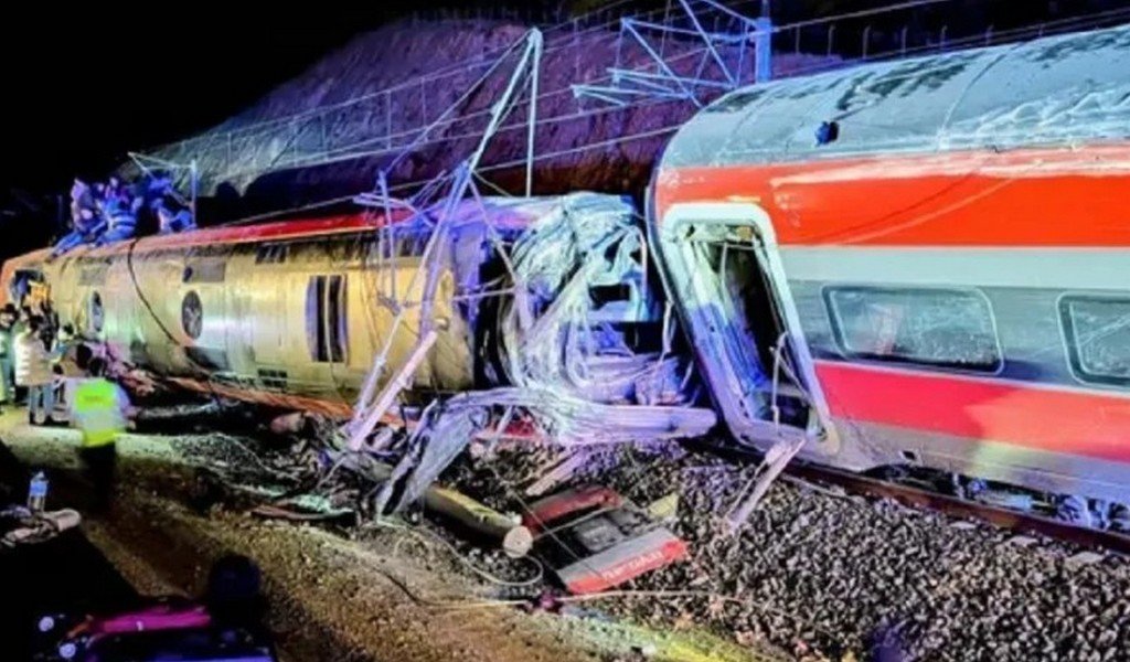 Descarrilamiento de dos trenes en España